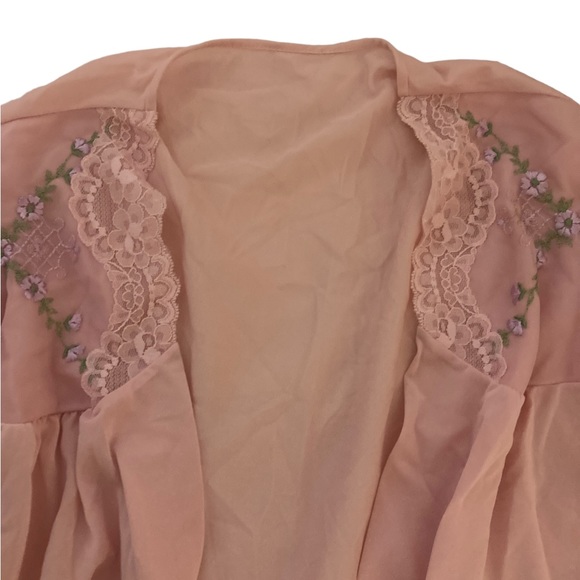 Shadowline Vintage Pink Robe with floral appliqués- so darling!